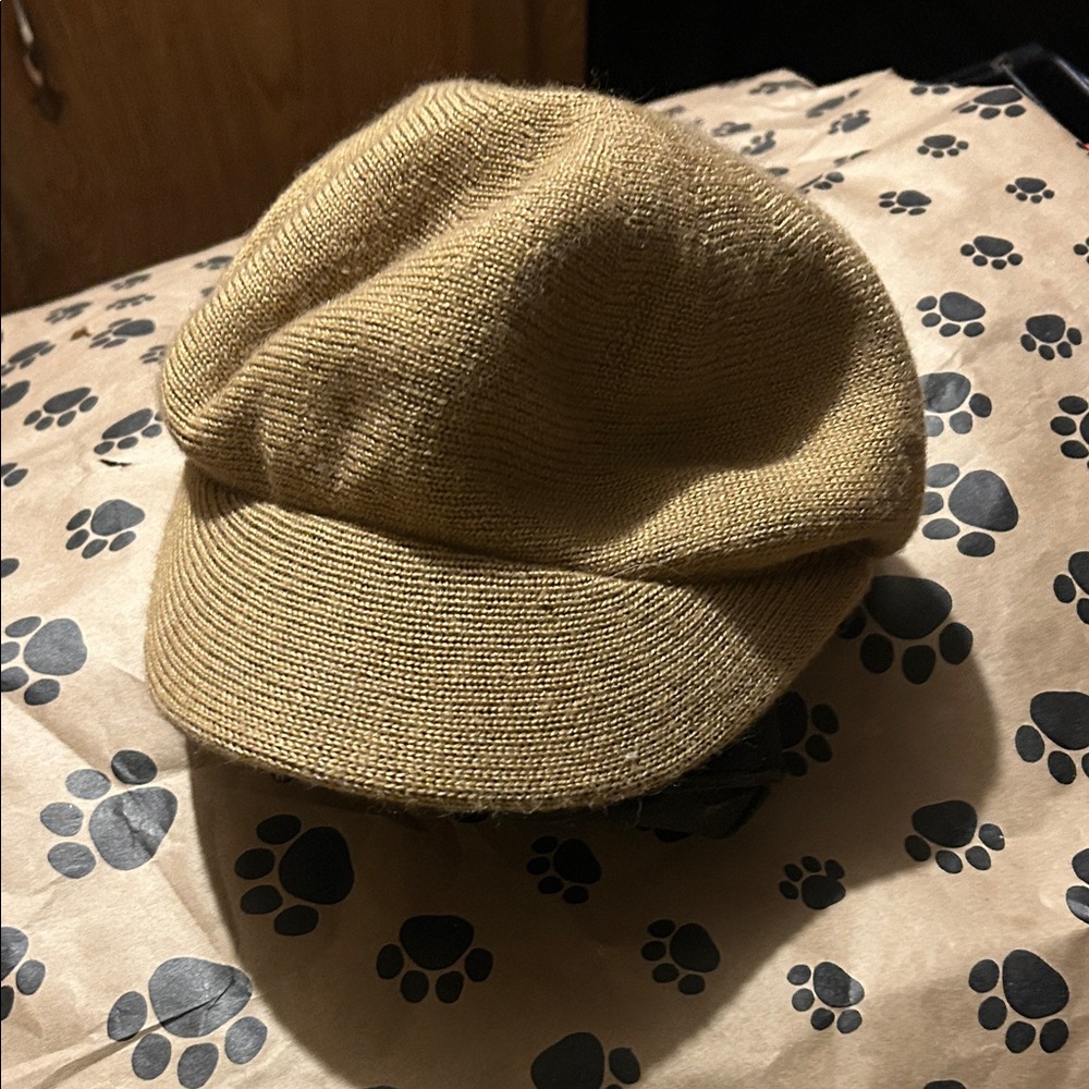 Four Buttons Tan Hat